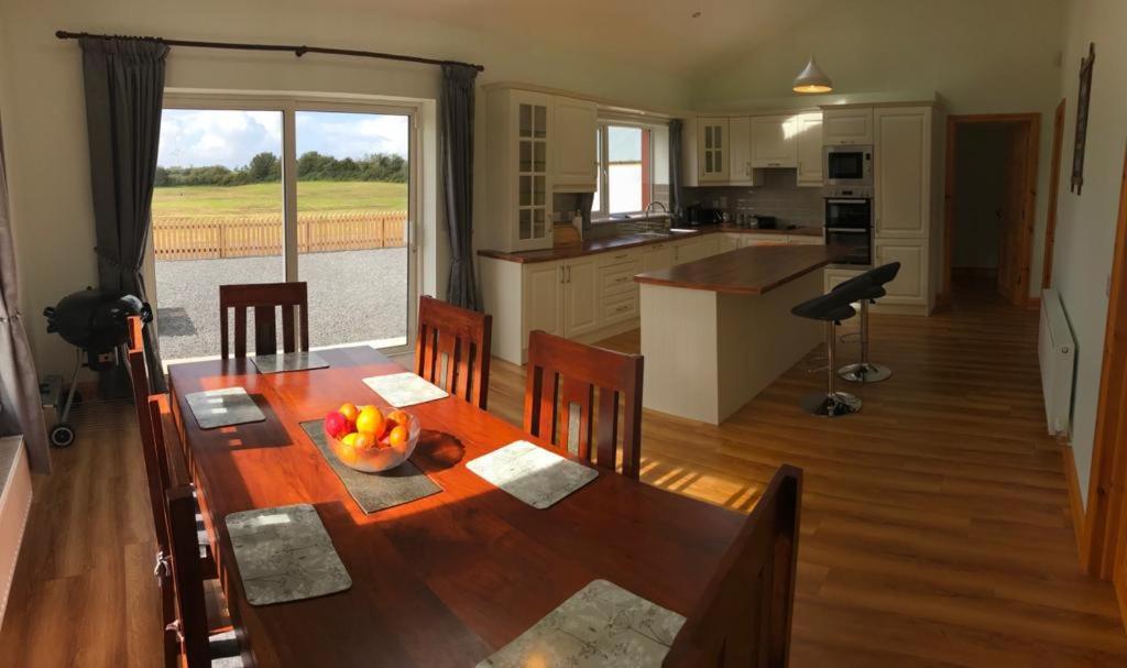 Joes Cottage Droíchead an Chláir Εξωτερικό φωτογραφία